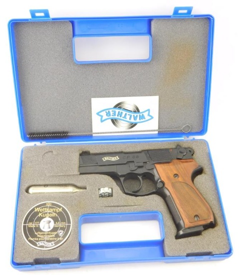 Walther CP 88 Co2 pellet pistol: in original case   