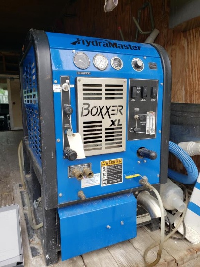 Lot # 4686 - HydraMaster Boxxer XL Mobile Carpet cleaning system. Showing 2199 Hours. W/Unit,