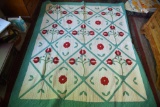 Lot #543 - Beautiful floral pattern hand sewn applique quilt (72” x 82”)