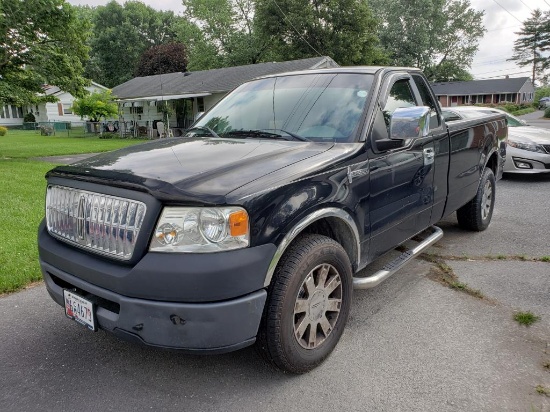 Lot #17 - 2007 Ford F150 Pickup Truck (w/Lincoln Upgrades) 2WD Regular Cab Styleside 6-1/2 Ft