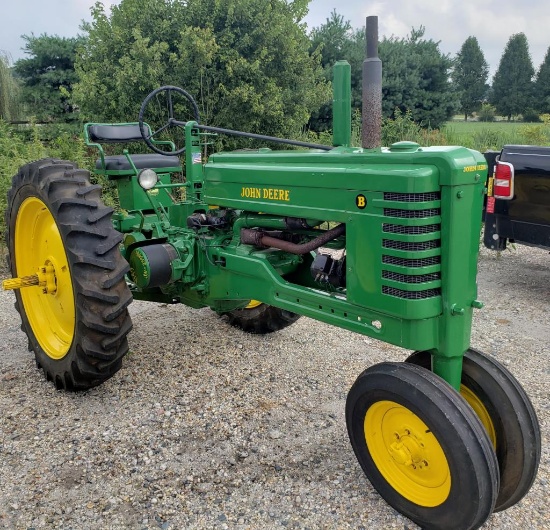 1949 John Deere Model B 2 WD Tractor Features Electric Start, Headlights, Hydraulics, Rollermatic
