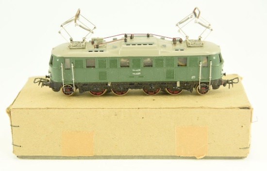 Lot #20 - Vintage Marklin model MS 800.6 Electric engine in original box circa 1953