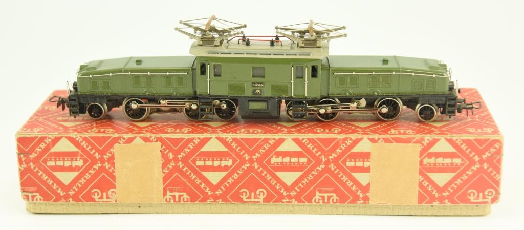 Lot #23 - RARE Marklin model CCS 800.3 (3015) Krokodil articulated electric  engine in original | Art, Antiques & Collectibles Toys Toy Trains &  Railroads | Online Auctions | Proxibid