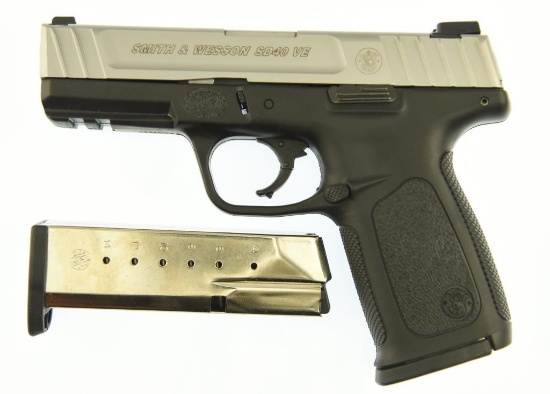 Lot #1745 - Smith & Wesson SD40VE Semi Auto Pistol SN# FNX2697 .40 S&W