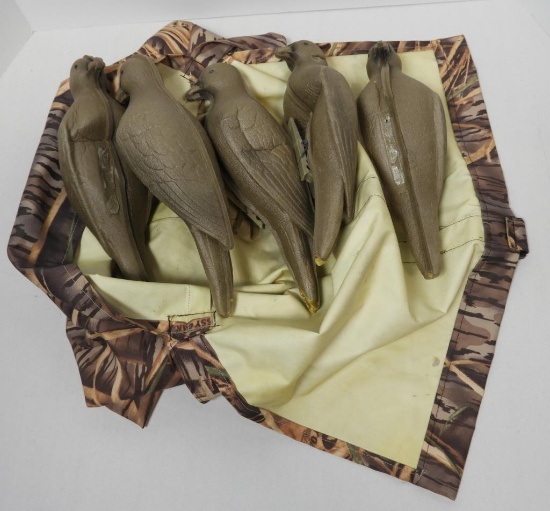 Dove Hunting Lot: (5) Styrofoam line decoys and