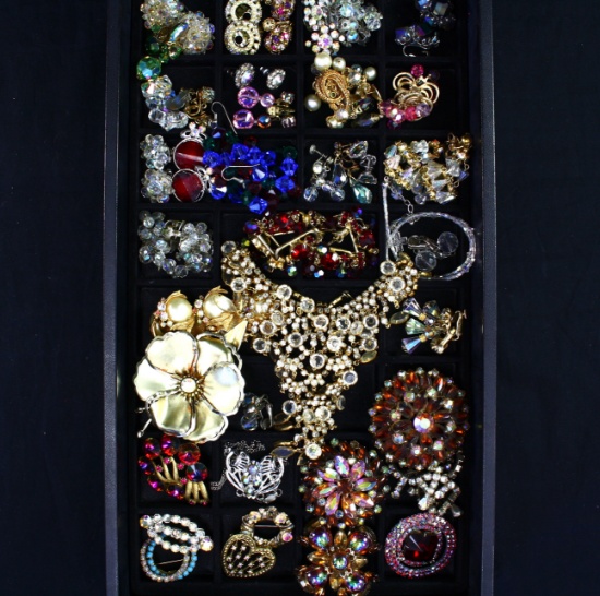 Lot of 41 vintage crystal necklaces, bracelets, earrings & pins