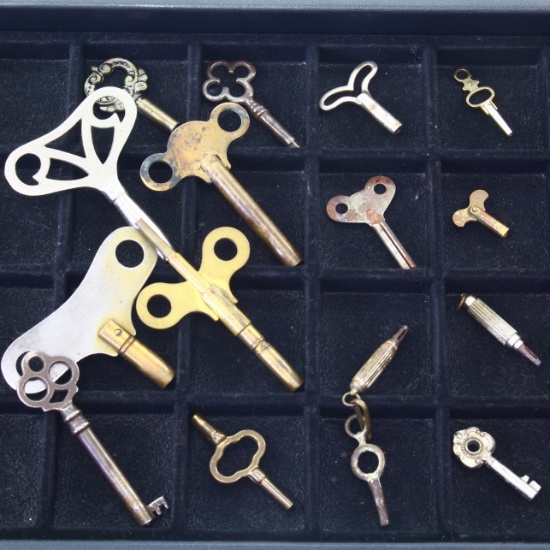 Lot of 16 various watch & clock keys