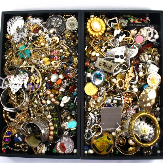 Lot of 8.2 lbs of estate fashion jewelry