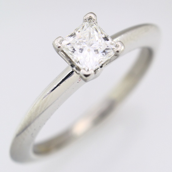 Authentic estate Tiffany & Co. platinum diamond solitaire ring