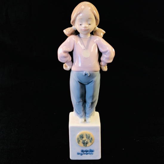 Estate Lladro #7515 "Olympic Pride" porcelain figurine with original box