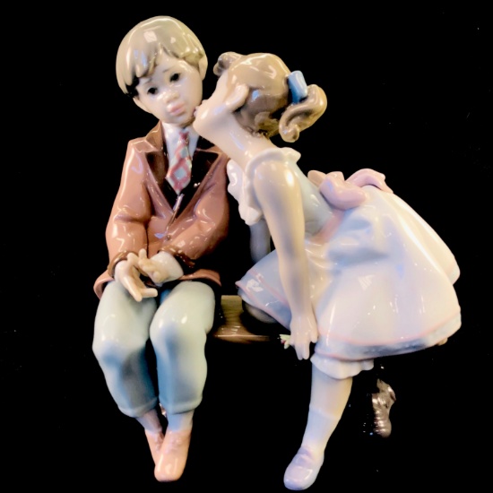 Estate Lladro #7635 "Ten and Growing" porcelain figurine with original box