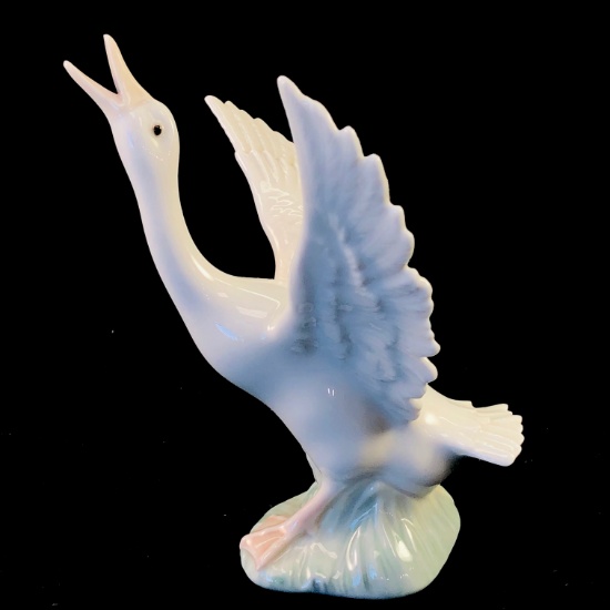 Estate Lladro #1263 "Duck Running" porcelain figurine with original box