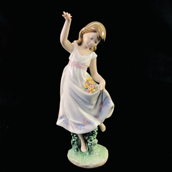 Estate Lladro #6580 "Garden Dance" porcelain figurine with original box