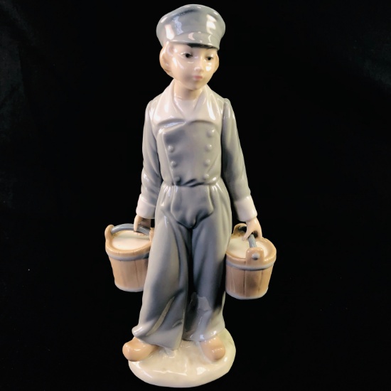 Estate Lladro #4811 "Dutch Boy with Pails" porcelain figurine with original box