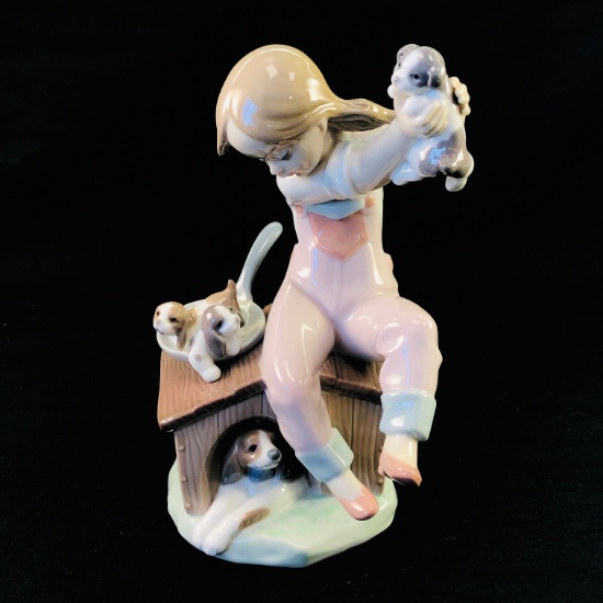 Estate Lladro #7621 "Pick Of The Litter" porcelain figurine with original box