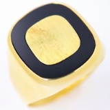 Vintage 14K yellow gold onyx inlay signet ring
