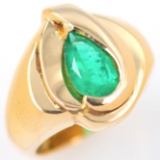 Vintage 18K yellow gold natural emerald cocktail ring