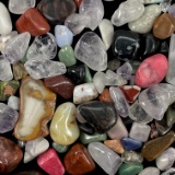 Unmounted mixed tumbled stones including obsidian, amethyst, agate & more