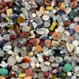 Unmounted semi-precious beads & tumbled stones including agate, turquoise, amethyst & more