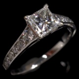 Estate 14K white gold diamond ring