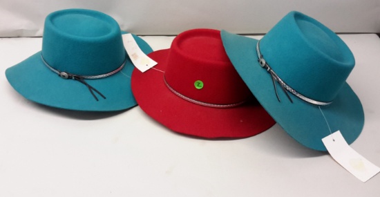 2 turqoise hats, 1 red hat, Broner