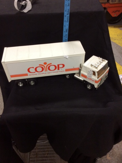 Co-op Semi Truck with Trailer