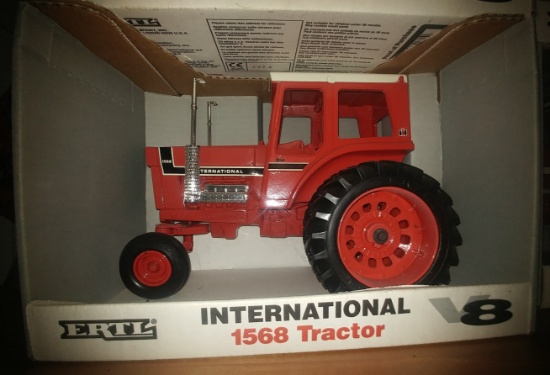 IH 1568 Tractor 1/16 scale