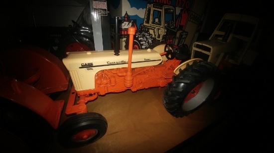 Case 800 Diesel Wide Front Tractor 1/16 Scale