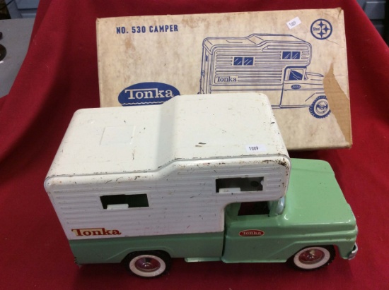 Tonka No. 530 Camper, missing some windows