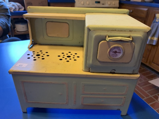Girard Toy's Toy oven