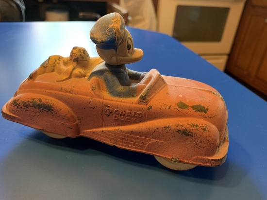 Donald Duck & Pluto Rubber Car