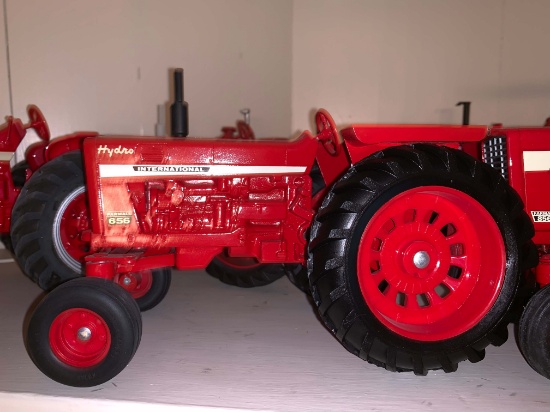 International 656 Hydro 1/16 Scale Toy Tractor