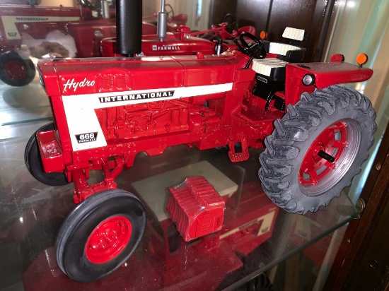 International 666 Hydro 1/16 Scale Toy Tractor
