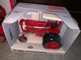 International Hydro 100 ROPS 1/16 Scale Toy Tractor with Box