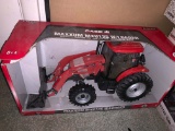 Case Maxxum MXU125 W/ Loader 1/16 Scale Toy Tractor with Box