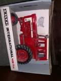 International 1466 Turbo 1/16 Scale Toy Tractor with Box