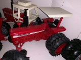 International 1026 Hydro 1/16 Scale Toy Tractor