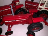 International 756 1/16 Scale Toy Tractor