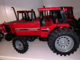 International 5288 1/16 Scale Toy Tractor