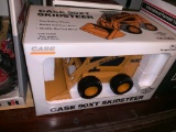 Case 90XT Skidsteer 1/16 Scale Toy Tractor with Box