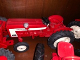 International 606 1/16 Scale Toy Tractor