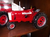 Farmall 450 Red Power with Fast Hitch 1/16 Scale Toy Tractor