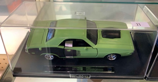 Set of Three 1/32 Scale Die-Cast Cars