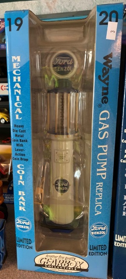 Wayne Gas Pump Replica