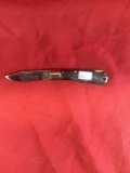 Bowen model R 1306B, single bladed lock back, crack on front black handles