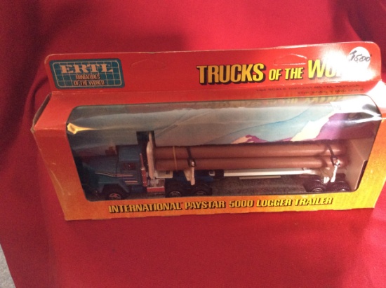 International Pay Star 5000 Logger Trailer 1/64