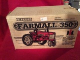 Ertl Farmall 350 Tractor 1/16