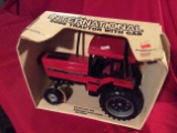 Ertl IH 5288 Tractor in a 5088 Box 1/16