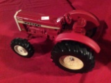 IH Farm toy 1206 Tractor 1/16
