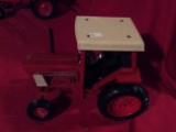 Ertl IH 886 Tractor 1/16
